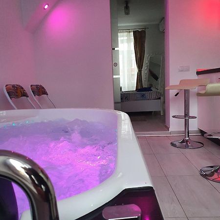 White House & Jacuzzi Apartment Sibiu Ngoại thất bức ảnh