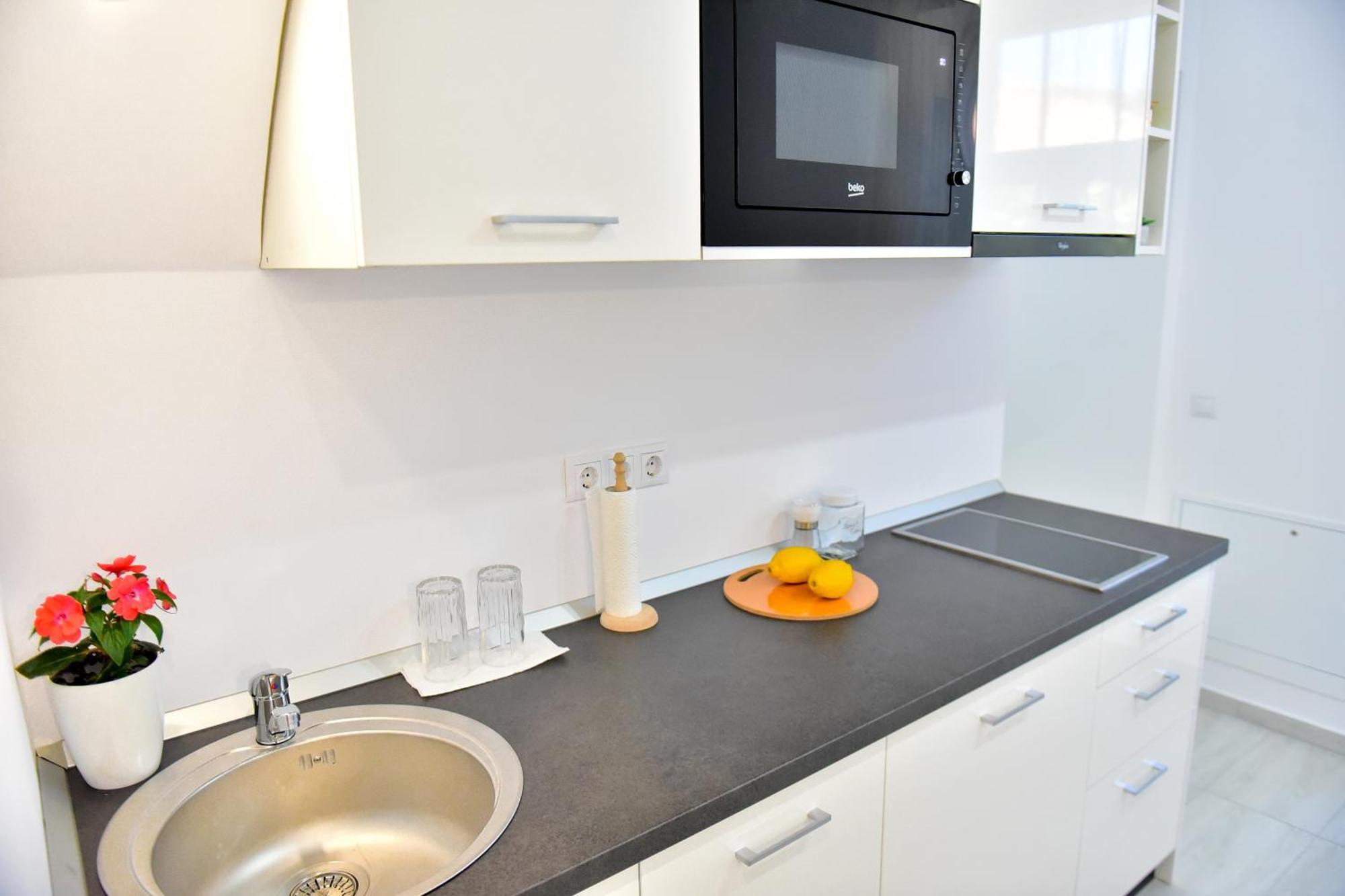White House & Jacuzzi Apartment Sibiu Ngoại thất bức ảnh